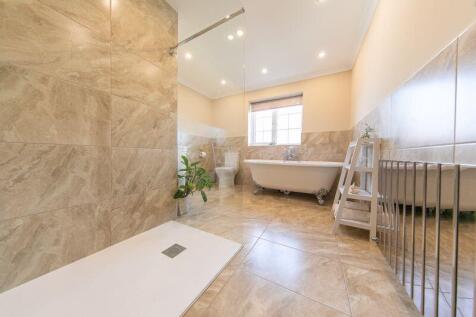 Family bathroom