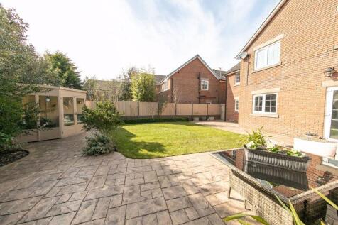 Neatly landscaped private garden