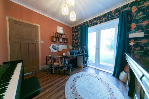 Ground floor bedroom 2/Home office