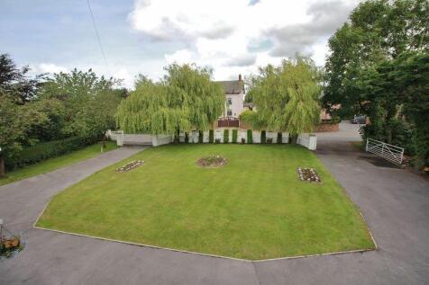 Front Garden &amp; Driveway