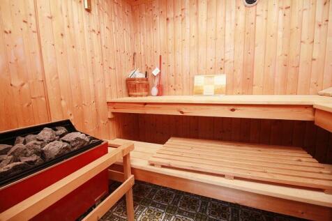 Master En Suite Sauna Room