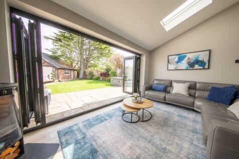 Bi-fold door to garden