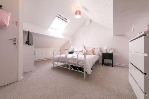 Bedroom 2 (2nd floor)