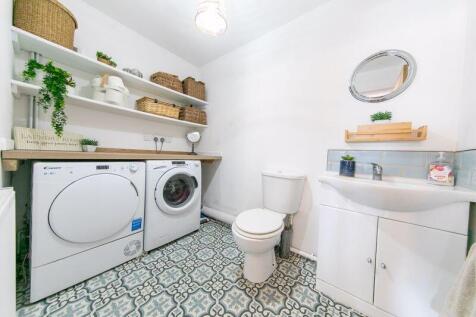 Laundry and washroom