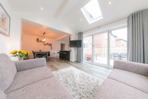 Rear living space and dining room