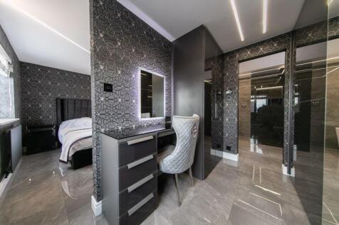 Bedroom 1 dressing room