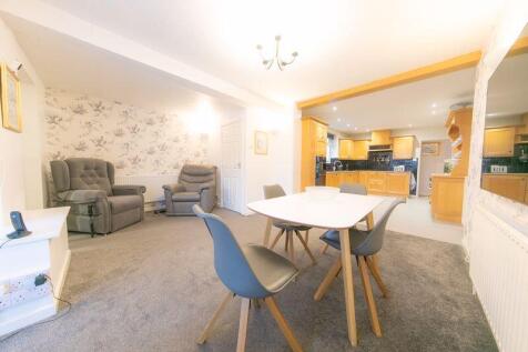 Dining room &amp;amp; kitchen