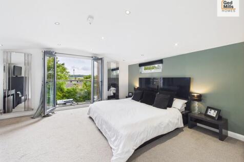 CAM04261G0-PR0076...