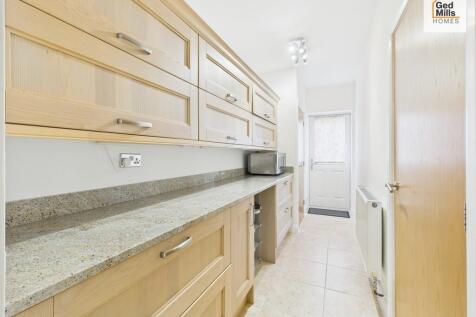 CAM04261G0-PR0083...