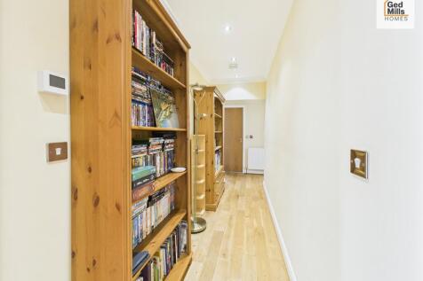 CAM04261G0-PR0083...