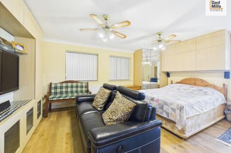 CAM04261G0-PR0083...