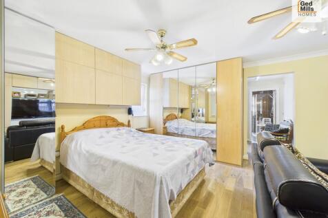 CAM04261G0-PR0083...