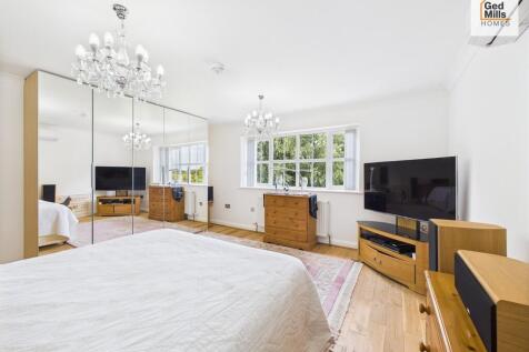 CAM04261G0-PR0083...