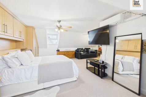 CAM04261G0-PR0083...