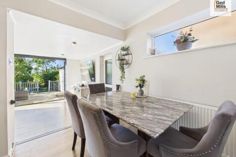 CAM04261G0-PR0095...