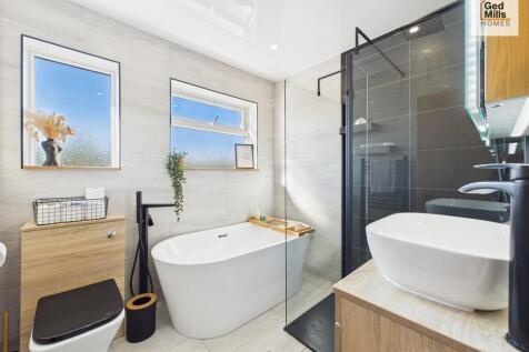 CAM04261G0-PR0095...