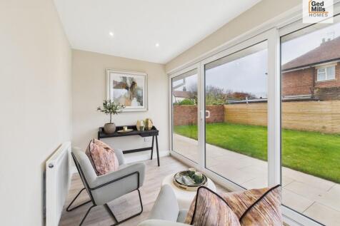 CAM04261G0-PR0117...