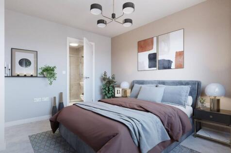 Main bedroom with space for a large bed and ample space