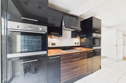 CAM01740G0-PR0482-STILL004