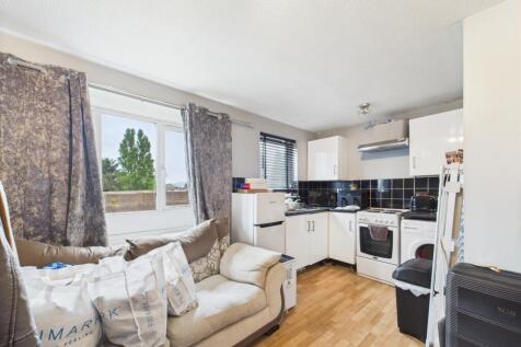 CAM01740G0-PR0377-STILL004