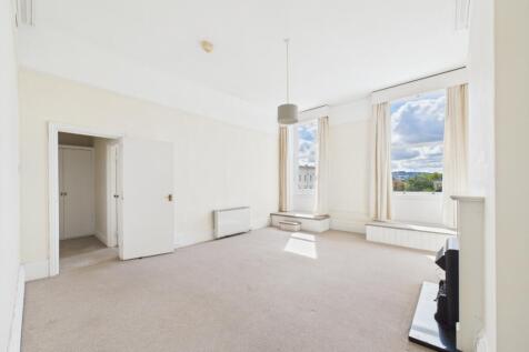 CAM01740G0-PR0438-STILL002