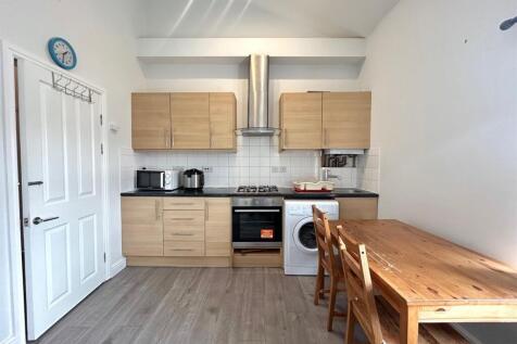Dining kitchen.jpg