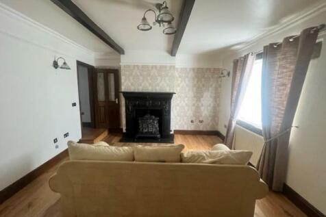 Lounge Angle 2
