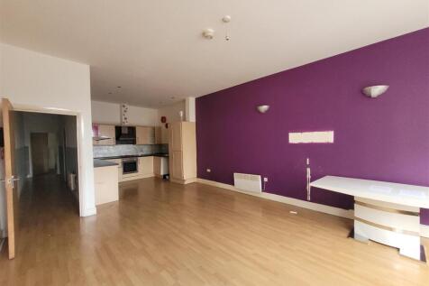 Open plan lounge/kitchen