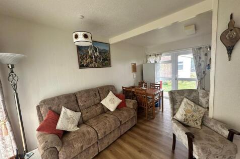 Lounge - dining area.jpg