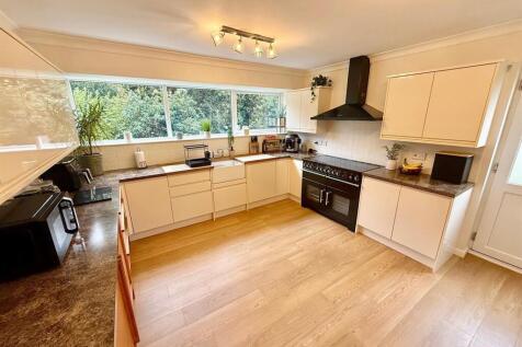 Kitchen/ Breakfast Room