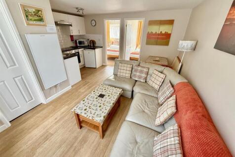 Open Plan Living Room/Dining Area