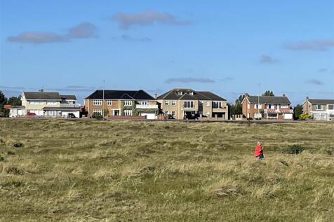 North Drive Marrams Back To House