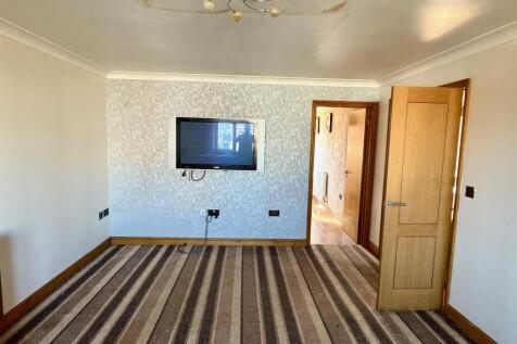 SITTING ROOM 2.jpg