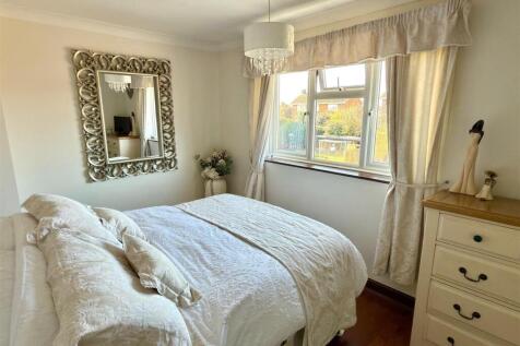 BED 2.jpg