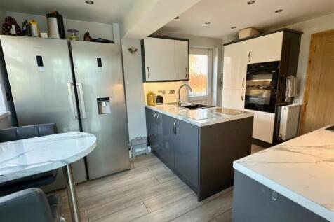 KITCHEN AREA.jpg