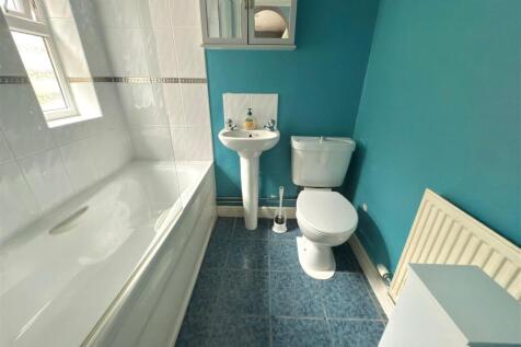 BATHROOM GROUND FLOOR.jpg