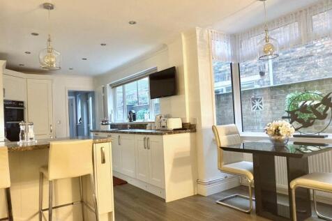 DINER KITCHEN AREA.jpg