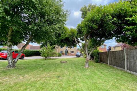 Front Garden Frontage.jpg
