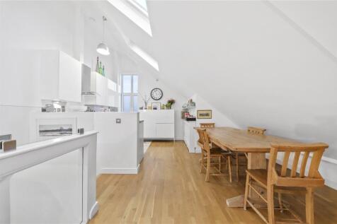 Kitchen/Reception