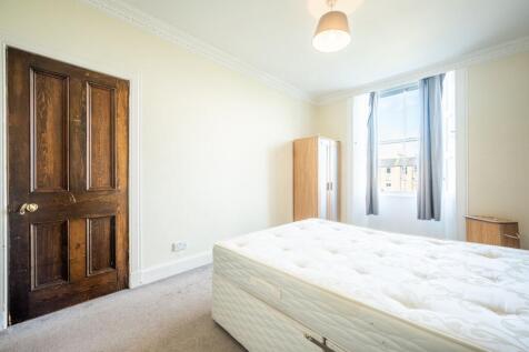 Bedroom 1 (2)