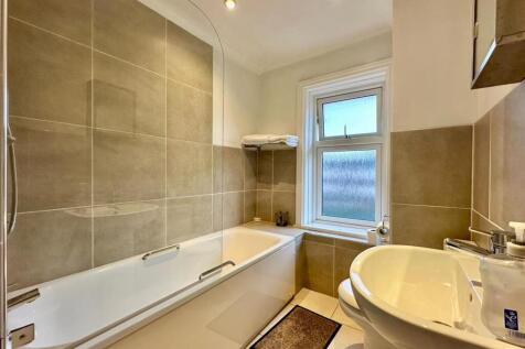 WhatsApp Image 2025-11-10 at 15.10.22_984afe16.jpg