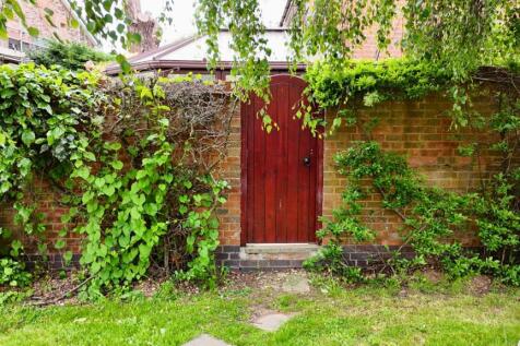 Private access to rear garden
