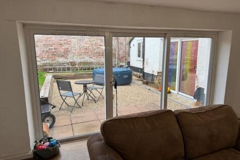 Double doors off lounge