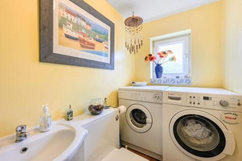 Cloakroom/Utility Room