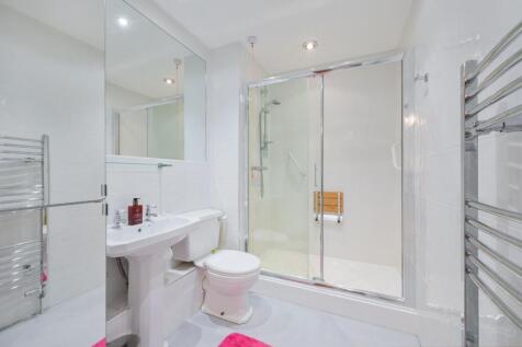 HEATHSIDE COURT, FLAT (8).jpg