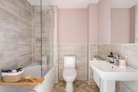 Family bathroom in the Denford 2 bedroom home