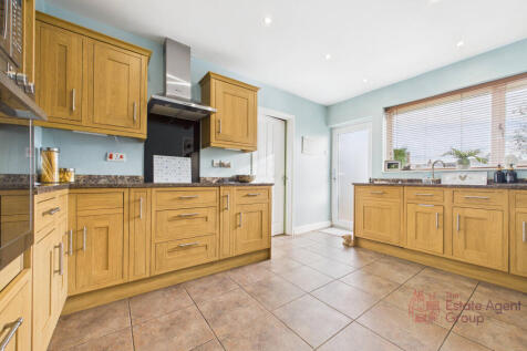 CAM02494G0-PR0073-STILL032