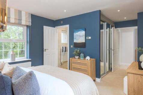 Main bedroom with en suite in the 4 bedroom Wychwood