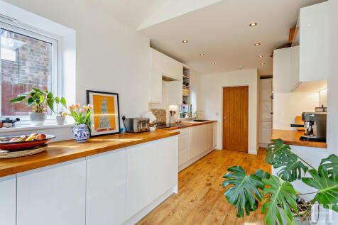 8645641-interiorW...