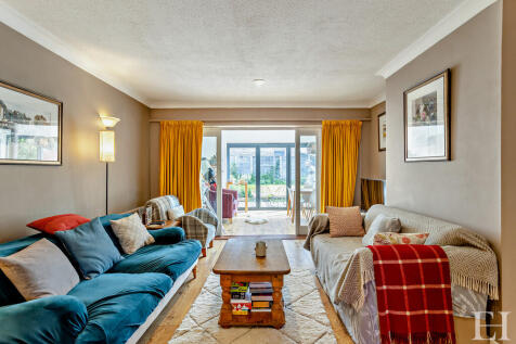 8645641-interiorW...